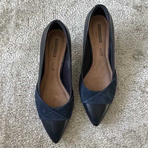 Clarks Pumps - Picture 3 of 5